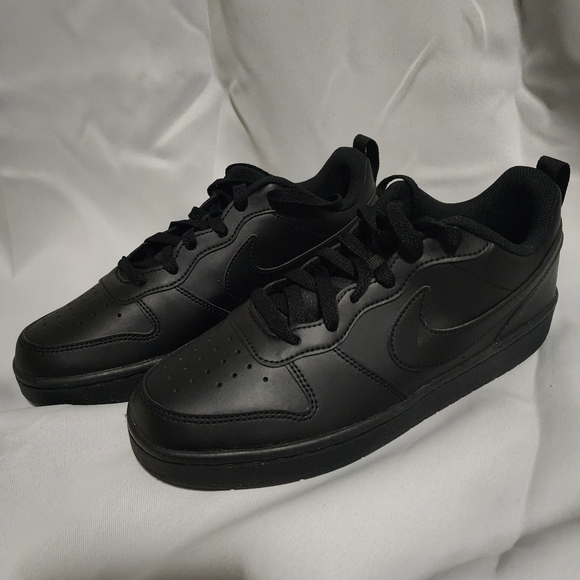 BIG KIDS NIKE COURT BOROUGH LO RECRAFT - Picture 2 of 7